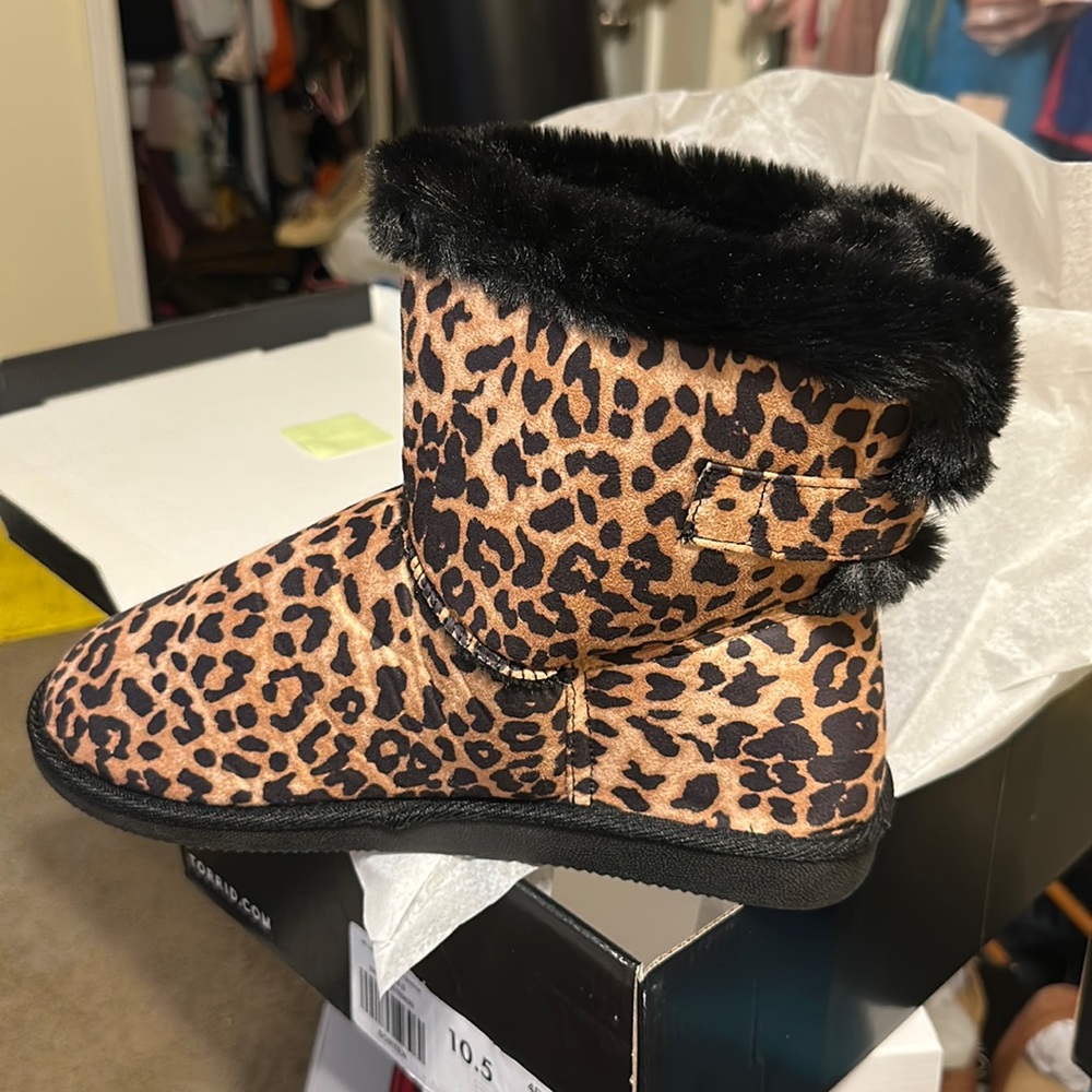 Brand New Torrid ankle leopard boots size 10.5